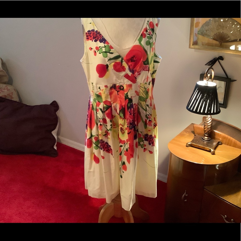 New Directions Summer dress, floral, sleeveless, size 18, full skirt.
